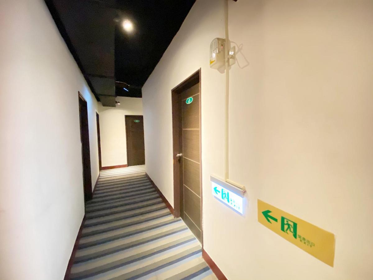 Sharon Inn Taichung Buitenkant foto