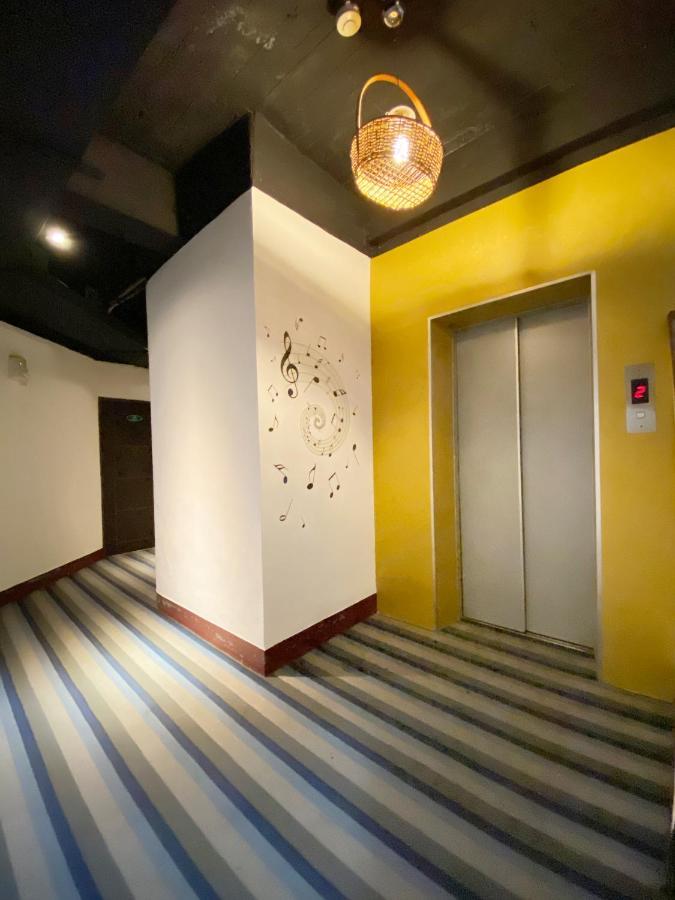Sharon Inn Taichung Buitenkant foto